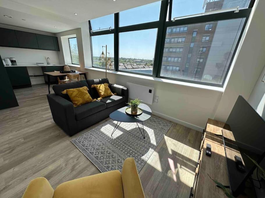 Appartamento 1 Bed Flat With View Of Old Trafford Manchester Esterno foto