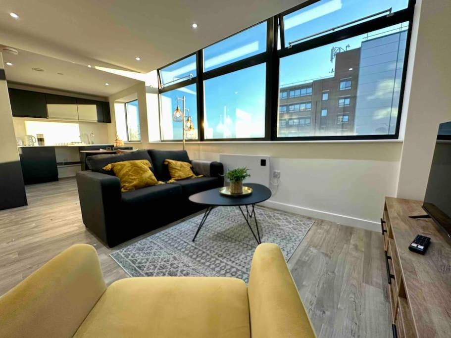 Appartamento 1 Bed Flat With View Of Old Trafford Manchester Esterno foto