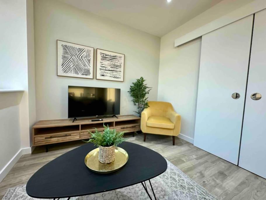 Appartamento 1 Bed Flat With View Of Old Trafford Manchester Esterno foto